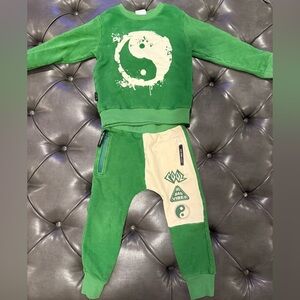 Tiny Tribe Green and Cream Yin Yang Toddler Sweatsuit - 4T